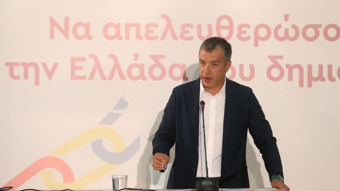 Θεοδωράκης για Λεβέντη: Έγινε γνωστός ως καταπατητής συχνοτήτων