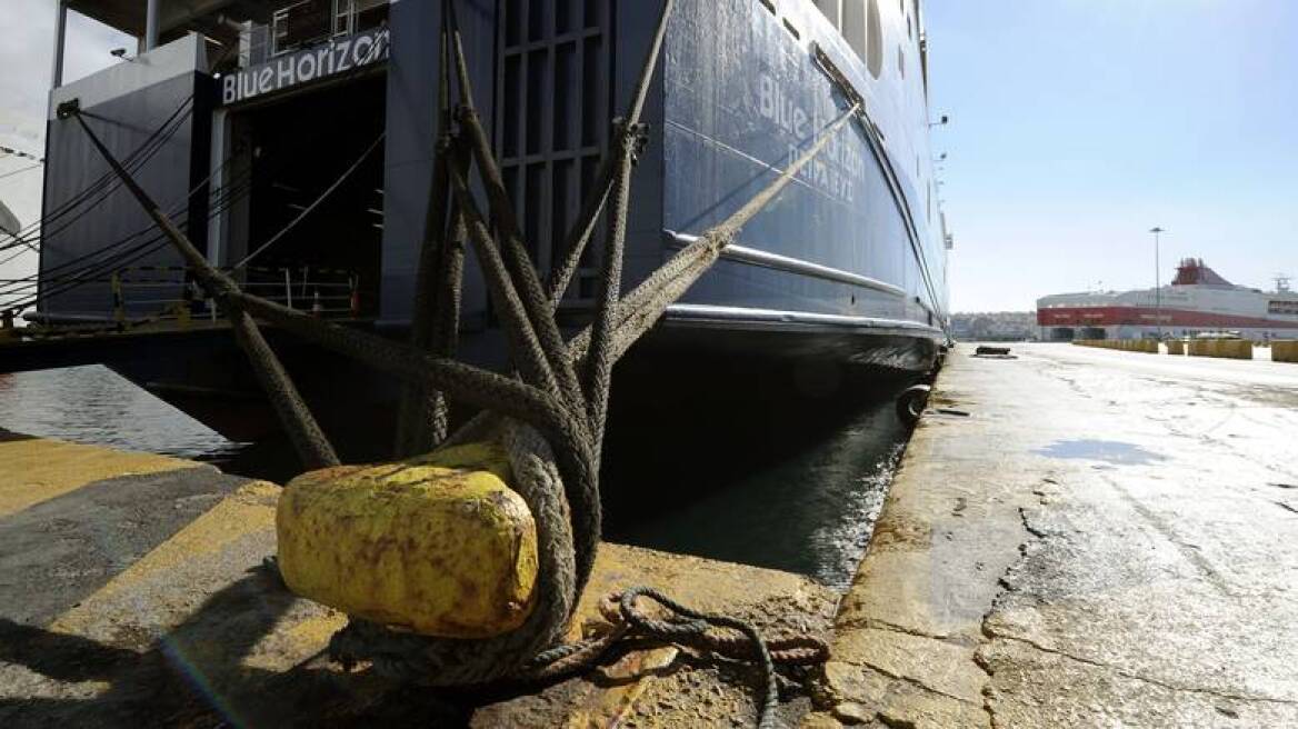 Δεμένα τα πλοία από σήμερα για 48 ώρες 