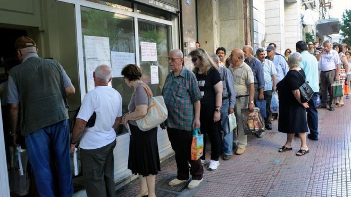 Έλλειμμα – μαμούθ στο ΙΚΑ: Ψάχνουν 200 εκατ. ευρώ για να πληρώσουν συντάξεις 