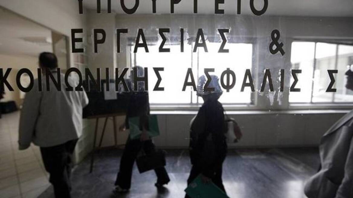 Απολογισμός-σοκ: Νon stop το «κούρεμα» του κατώτατου μισθού στην Ελλάδα 