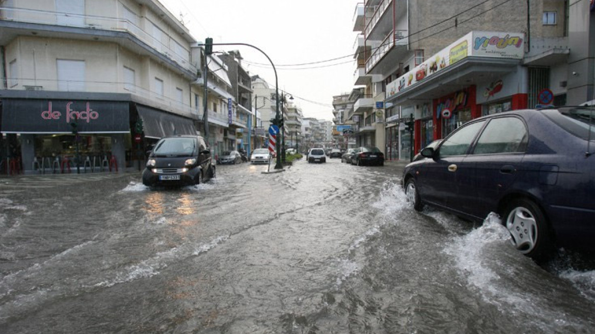 Σαρώνει η κακοκαιρία - Μεγάλες ζημιές σε Κέρκυρα, Ζάκυνθο και Ηλεία