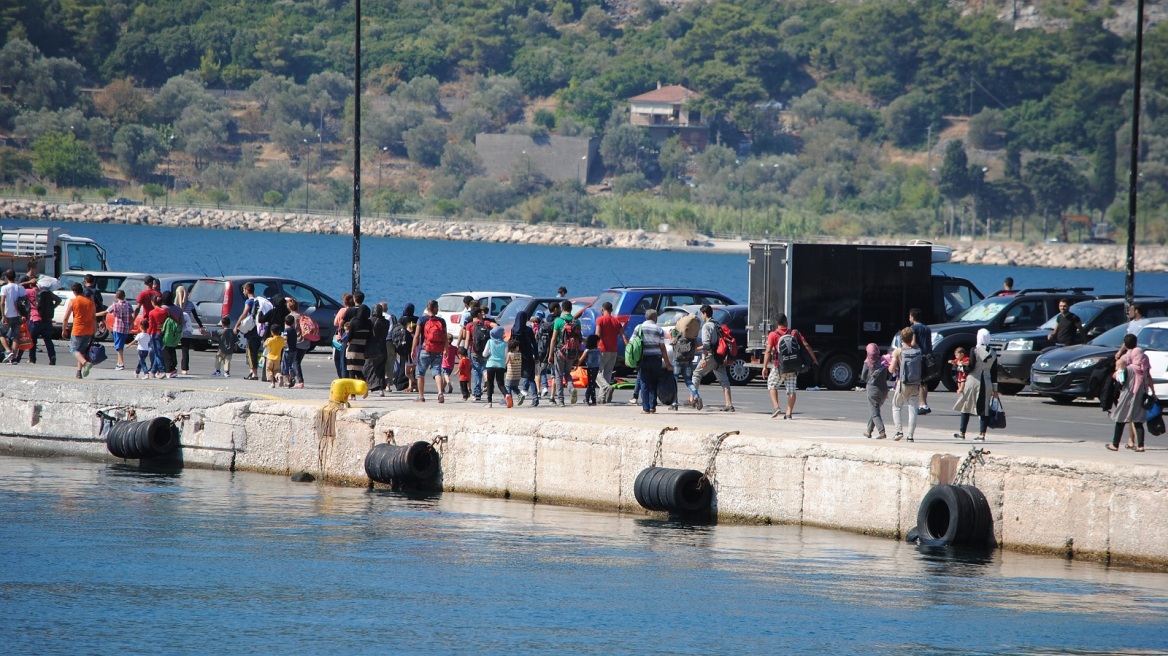 Σύσκεψη για το προσφυγικό: Σταδιακή αποσυμφόρηση της Σάμου και μέτρα για την τοπική κοινωνία