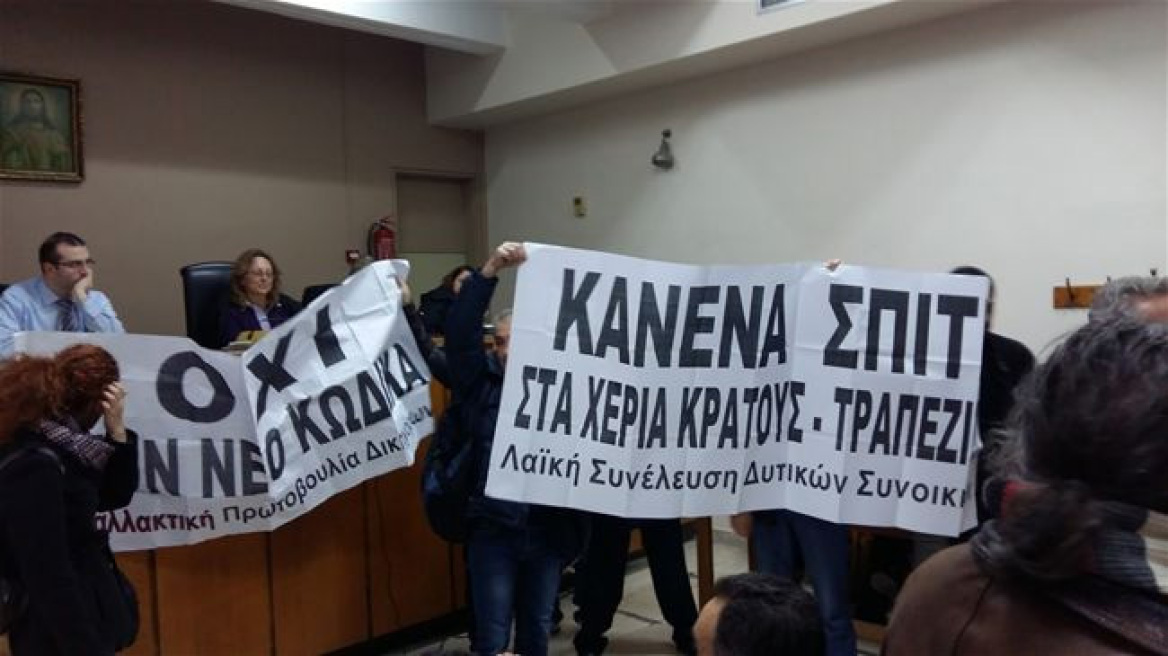 Η περίεργη εμμονή της ΣΥΡΙΖΑίας Κοζομπόλη με το ΘΕΜΑ