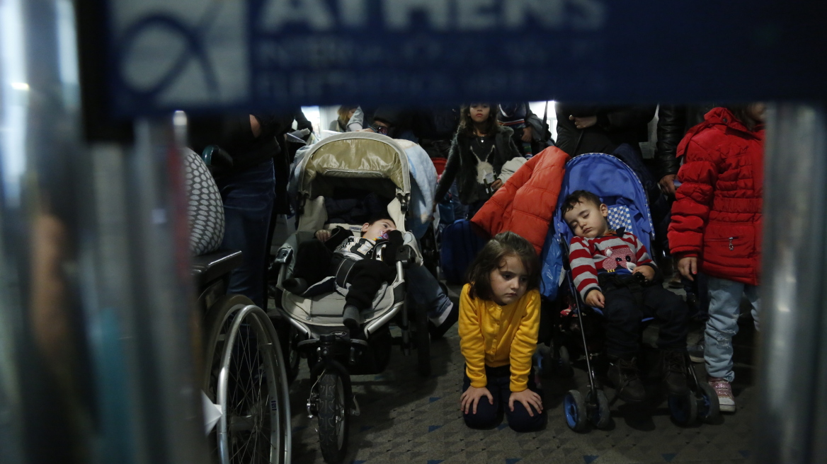 Μετεγκατάσταση προσφύγων: 111 Σύροι αναχωρούν για το Ελσίνκι 