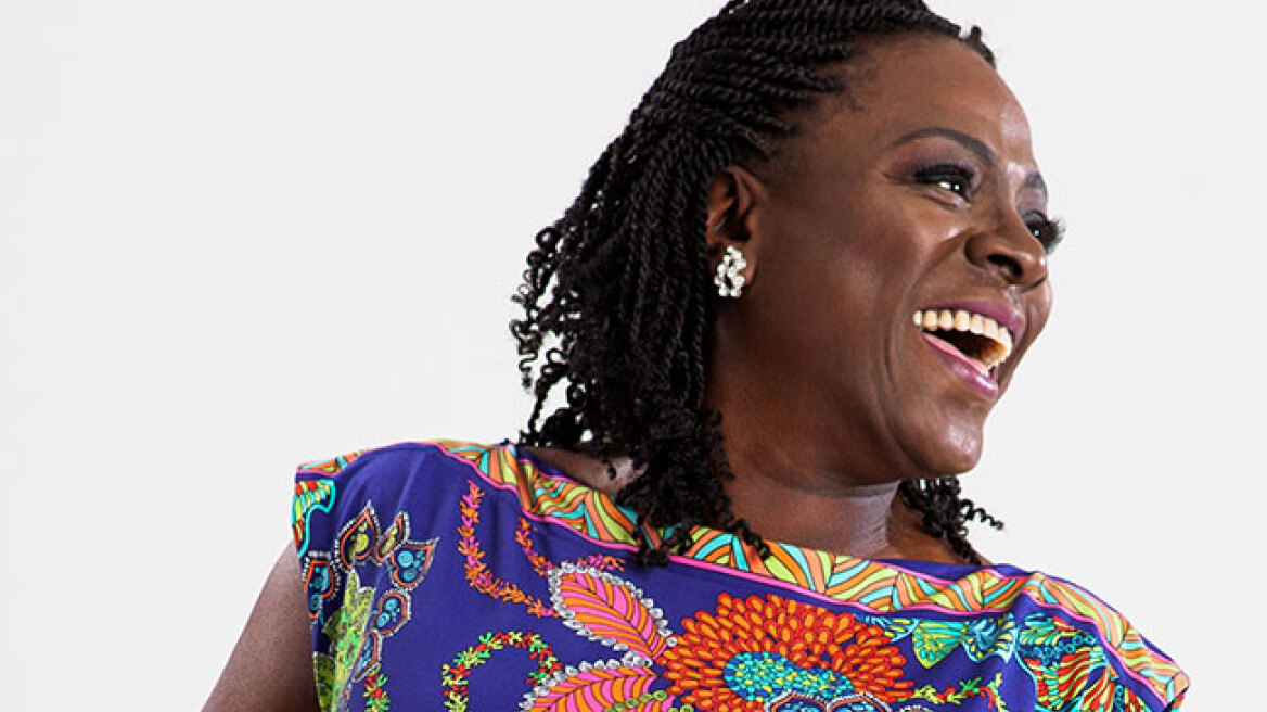 «Έφυγε» από τη ζωή η τραγουδίστρια της soul Sharon Jones