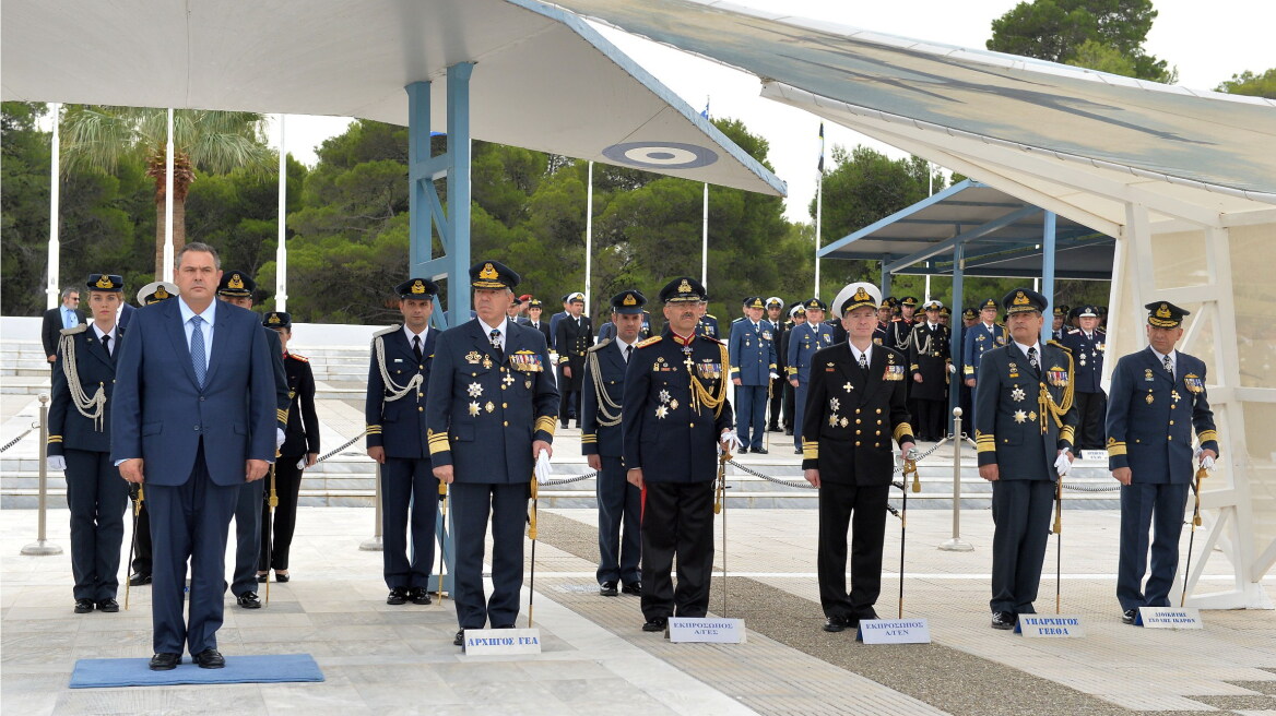 ΠΑΣΟΚ: Το υπουργείο Άμυνας δίνει χρήματα για εξοπλισμούς κι όχι για επιδόματα