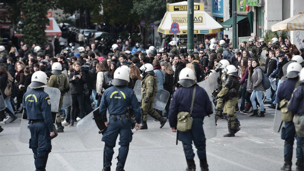 Πορεία μαθητών στο κέντρο για την δολοφονία Γρηγορόπουλου