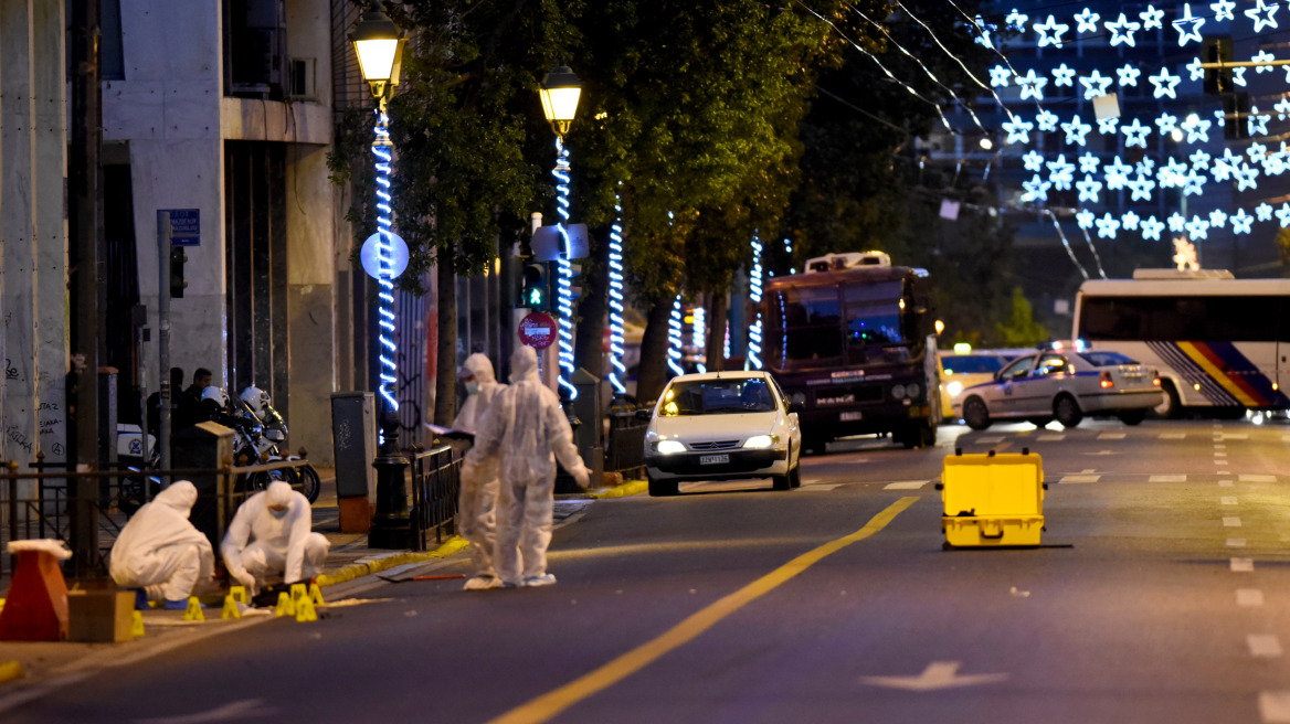 Συναγερμός στην ΕΛΑΣ: Άφησαν βόμβα σε σακίδιο στο υπ. Εργασίας