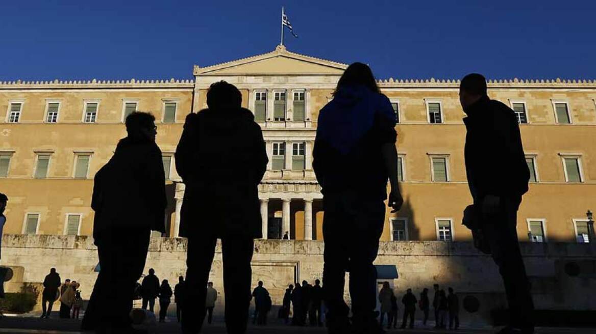 Έλληνες οι πιο απαισιόδοξοι της Ευρώπης - Ούτε 1 στους 10 δεν εμπιστεύεται την κυβέρνηση