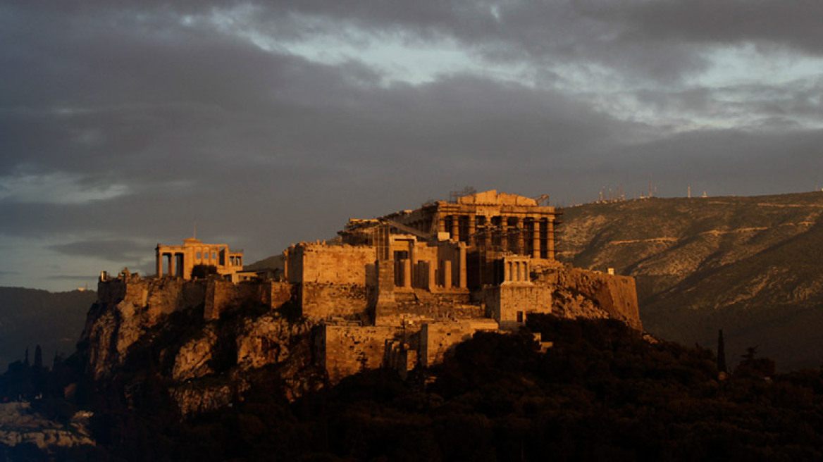 Τι προβλέπουν οι ξένοι αναλυτές για εκλογές και οικονομία το 2017