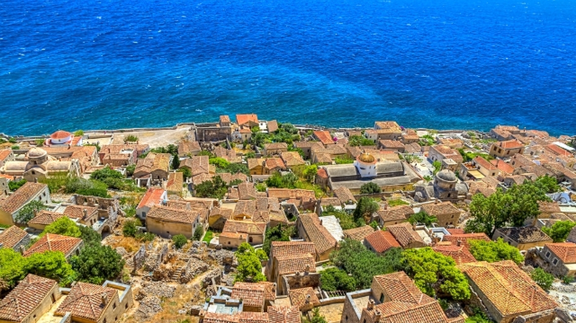 The 10 Most Beautiful Towns In Greece