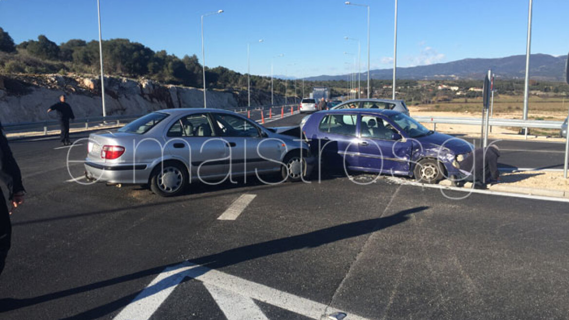 Τροχαίο στον νέο κόμβο Αμφιλοχίας στην Ιονία Οδό μια μέρα μετά τα εγκαίνια