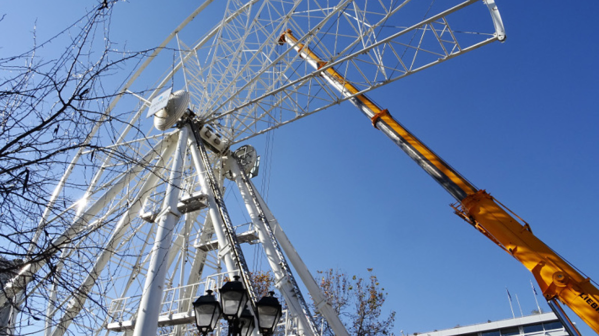 Δεν έχει τέλος το σήριαλ με τη Ρόδα του Συντάγματος - Δεν είχαν άδεια να ξε-στήσουν