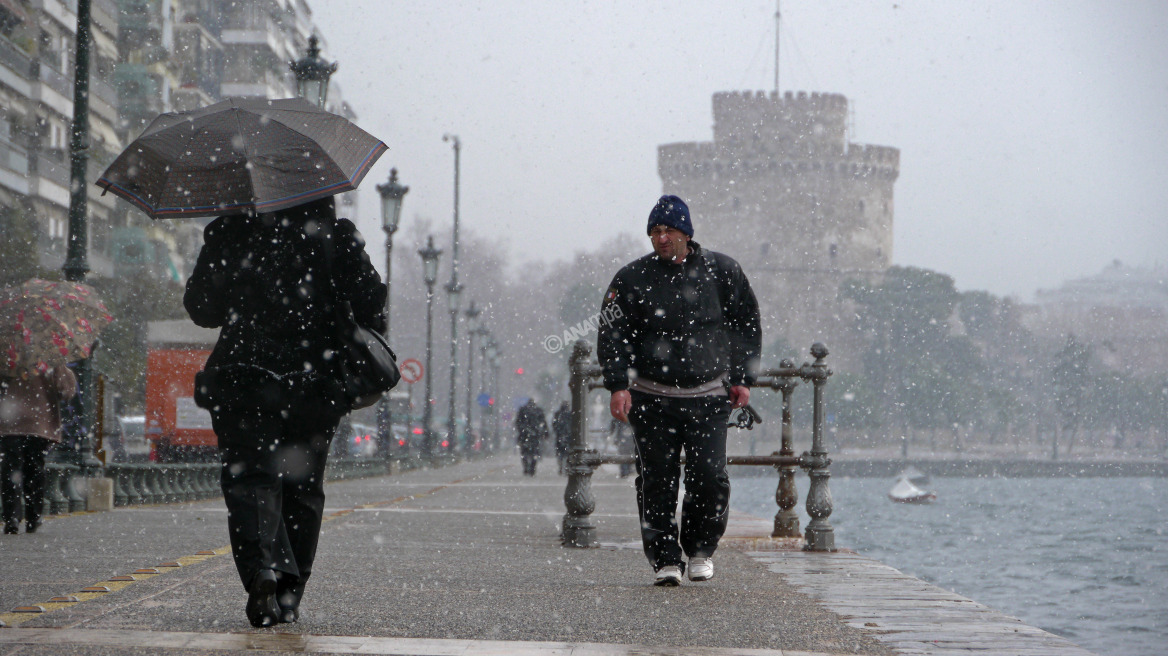 Θεσσαλονίκη: Πάγωσαν οι σωλήνες ύδρευσης - Χωρίς νερό χιλιάδες σπίτια