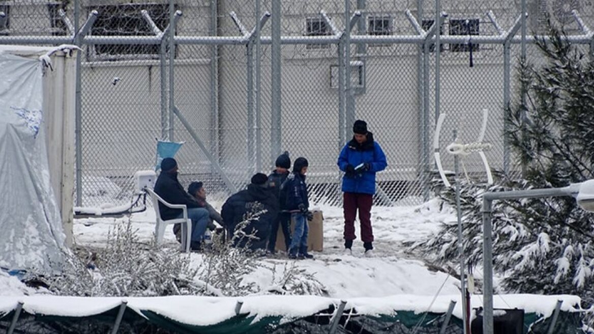 Η επέλαση του χιονιά στη Λέσβο: Χωρίς ρεύμα αυτή την ώρα όλη η Μυτιλήνη 