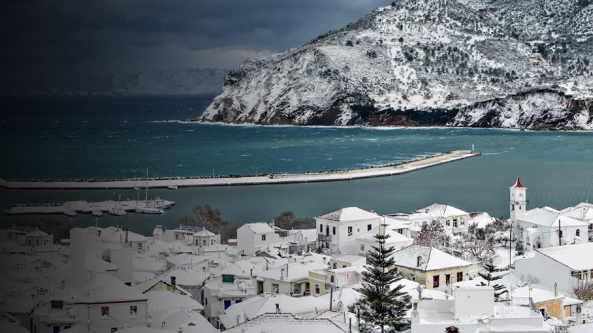 Επιχειρήσεις σωτηρίας για ασθενείς και εγκλωβισμένους σε Εύβοια και Λέσβο 