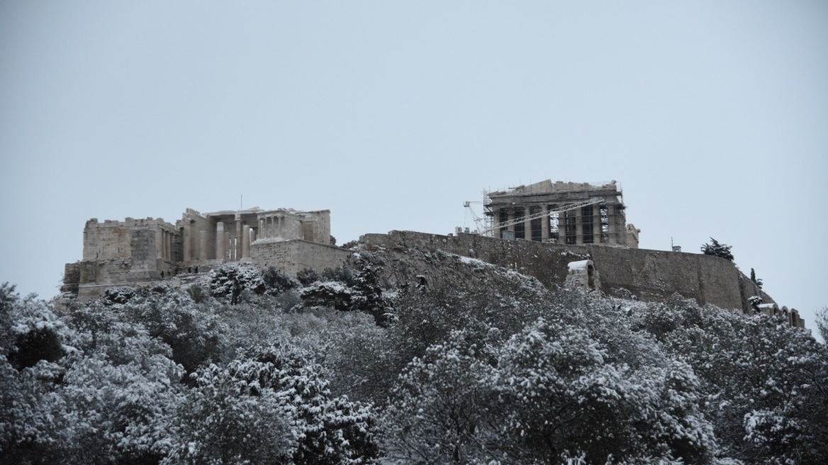 Σε ισχύ το έκτακτο δελτίο της ΕΜΥ: Πού θα χτυπήσει τις επόμενες ώρες ο χιονιάς