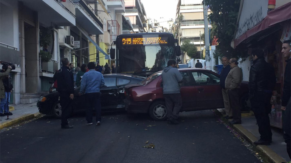 Τραγικό τέλος: Δεν άντεξε και πέθανε ο 77χρονος που είχε παρασυρθεί από λεωφορείο στον Πειραιά 