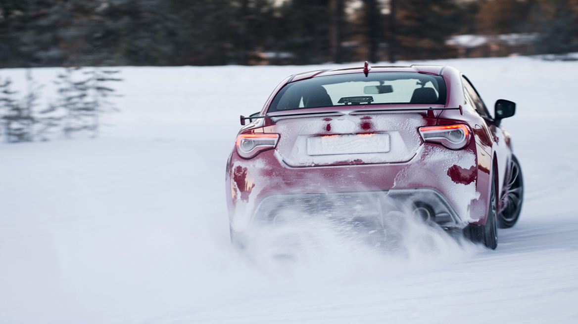 Live από Αρκτικό Κύκλο: Με το νέο Toyota GT86 στο χωριό του Αϊ Βασίλη!