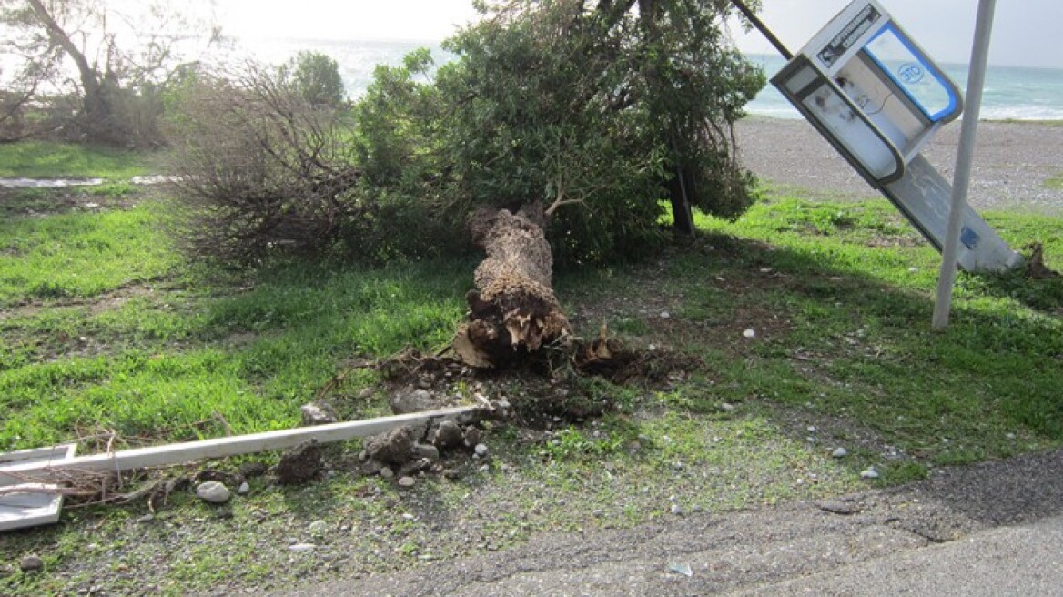 Μεγάλες ζημιές από υδροστρόβιλο στη Ρόδο 