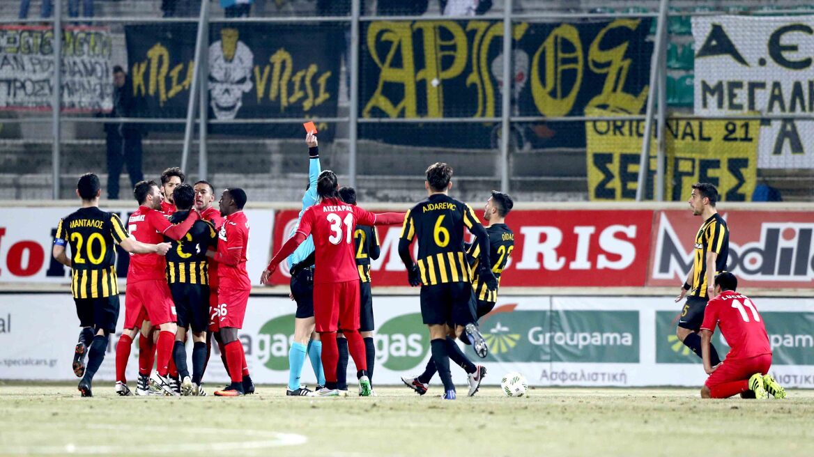 Ξάνθη-ΑΕΚ 0-0: Αποβολές και... τέλος!