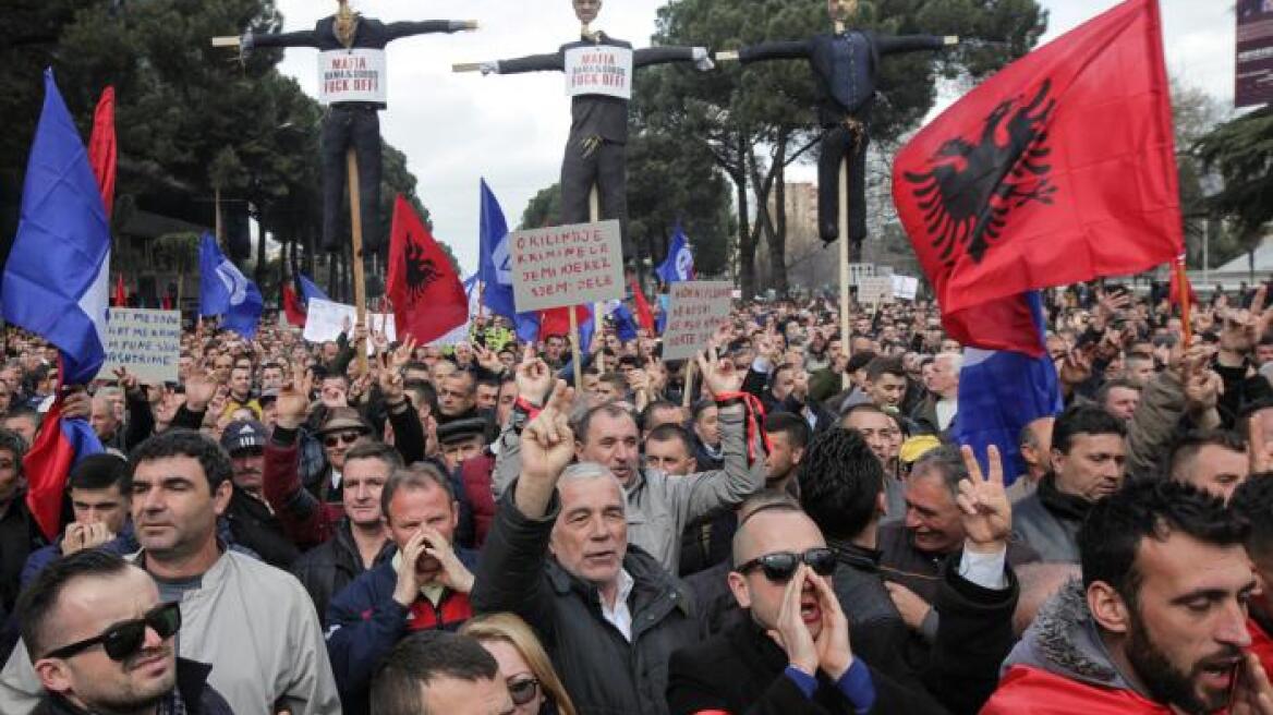 «Ηφαίστειο» η Αλβανία: Η αντιπολίτευση καλεί σε «πολιτική ανυπακοή»