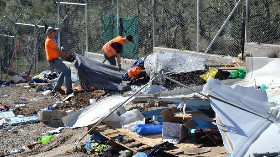 Πανικός στο hot spot της Μόριας - Κάηκαν δύο σκηνές 