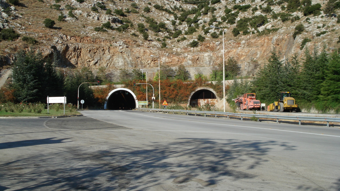 Απίστευτο: Μόλις τέσσερα ραντάρ για την ταχύτητα σε ολόκληρο το εθνικό δίκτυο της χώρας!