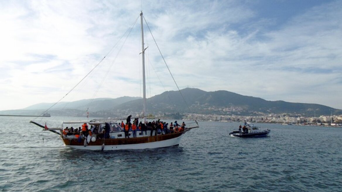 Ιστιοφόρο με 85 παράνομους μετανάστες εντοπίστηκε ανοιχτά της Πύλου