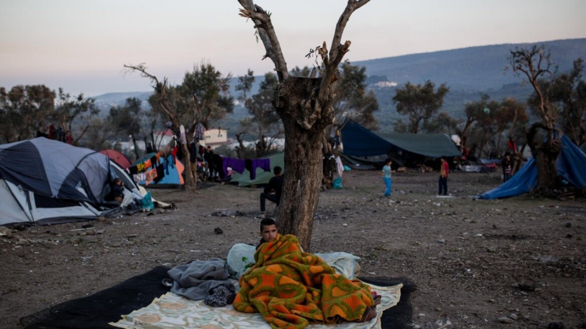 Συνέλαβαν εργαζομένο στη Μόρια γιατί πουλούσε χασίς σε μετανάστες