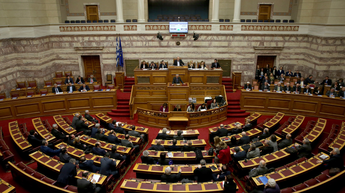  Βουλή: Τώρα λένε πως η μείωση της εισφοράς αλληλεγγύης ισχύει για όλους τους πολίτες