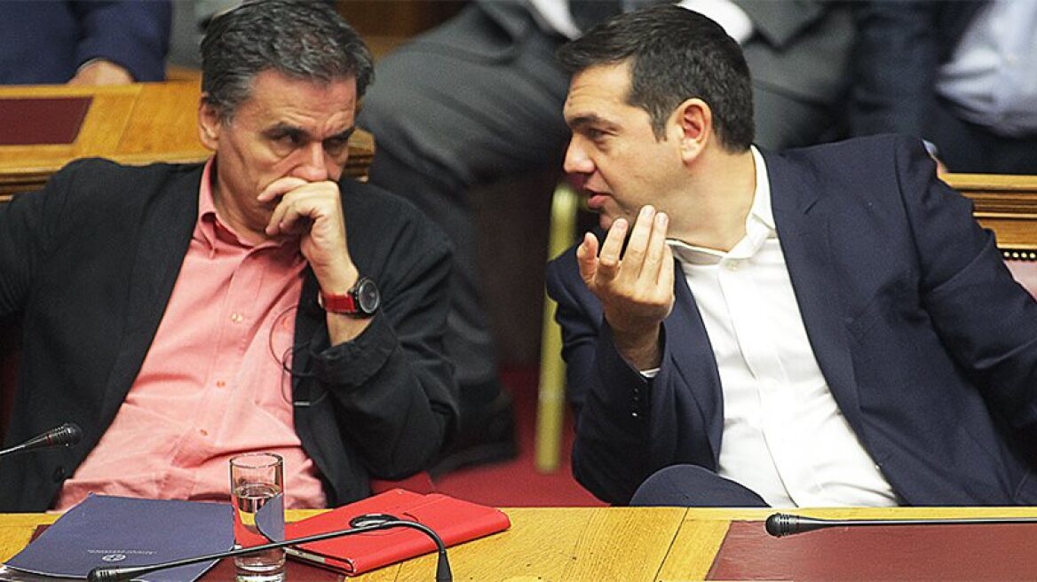 Eurostat data shows Greek economy contracts