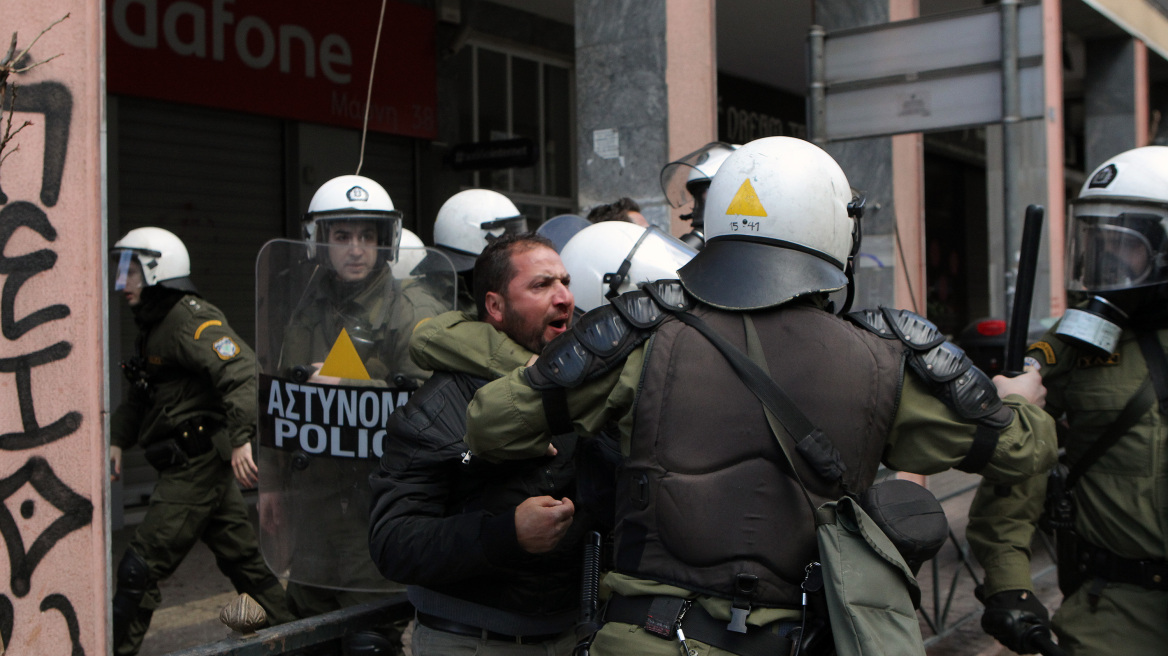 Οργή και απογοήτευση στους αγρότες για το ξύλο και το «τραμπούκοι» του Αποστόλου