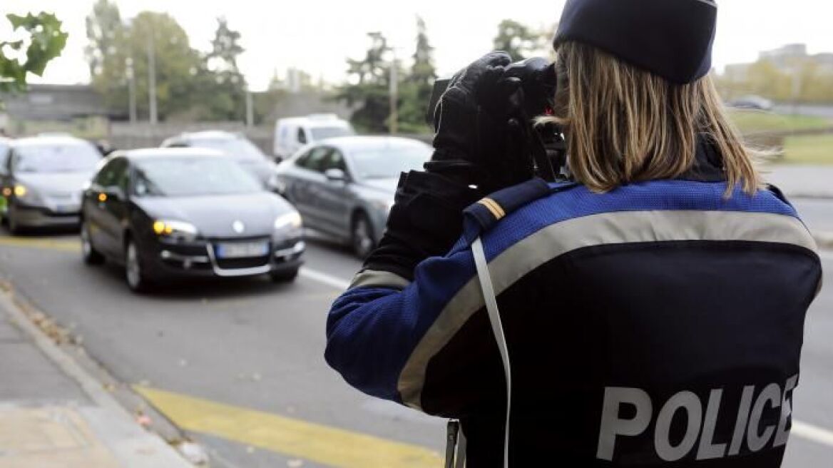 Γαλλία: Γυναίκα αστυνομικός ξυλοκοπήθηκε για ένα αλκοτέστ