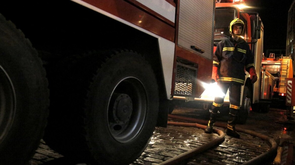 Πυρκαγιά σε εργοστάσιο στα Οινόφυτα