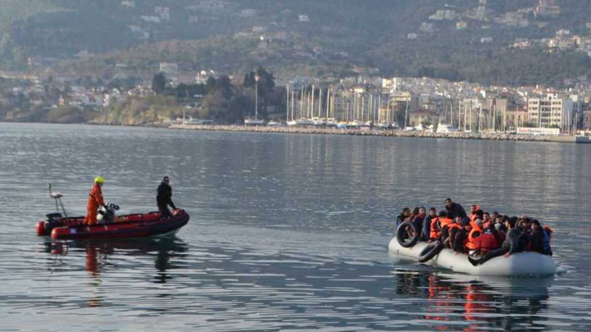 Γεμάτες πρόσφυγες και μετανάστες έρχονται πάλι οι βάρκες από την Τουρκία