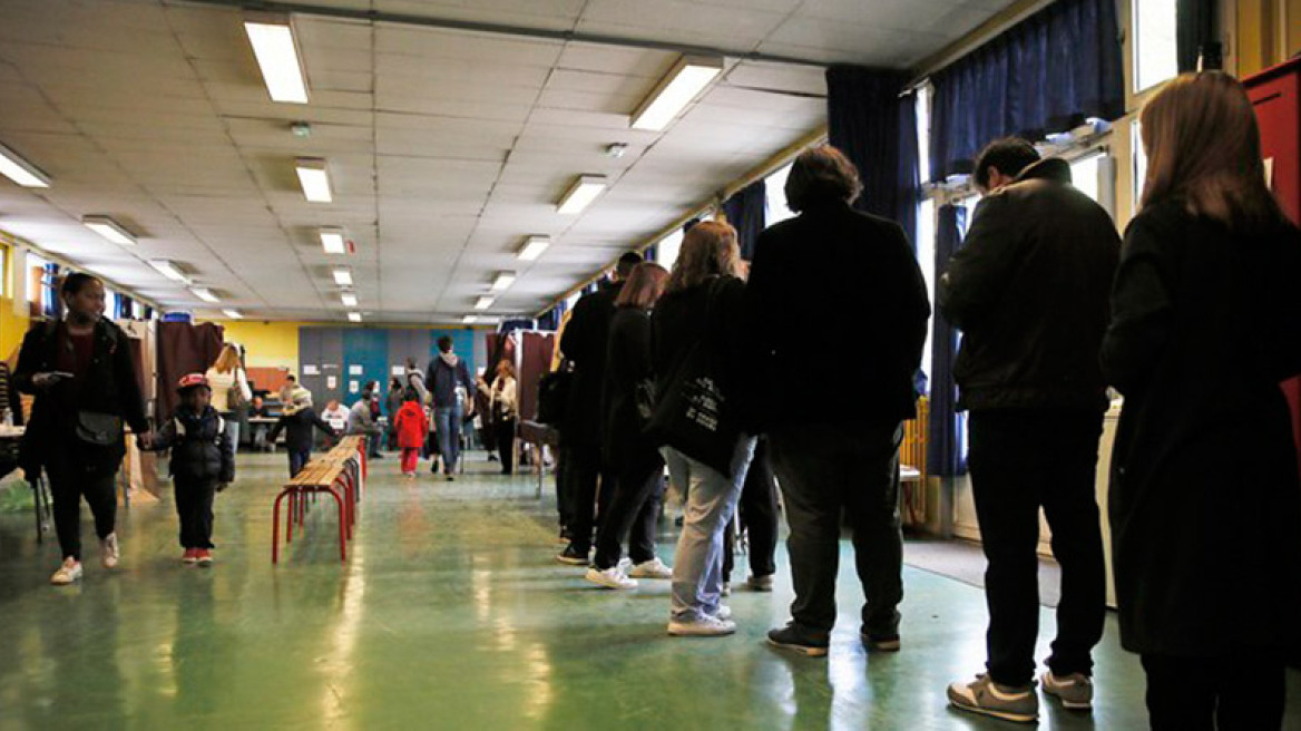 Η Γαλλία ψηφίζει, η Ευρώπη αγωνιά  - Αυξημένη η συμμετοχή 