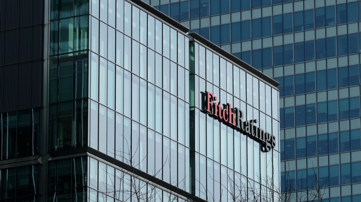 Fitch: Υψηλός ο κίνδυνος να μην εφαρμοσθεί σωστά το ελληνικό πρόγραμμα