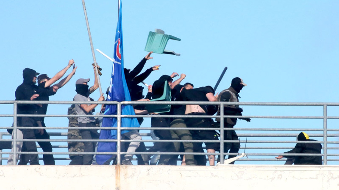 Πανθεσσαλικό: Μέρα ντροπής για το ελληνικό ποδόσφαιρο - Μάχες με 70 τραυματίες οπαδούς και καμία σύλληψη!