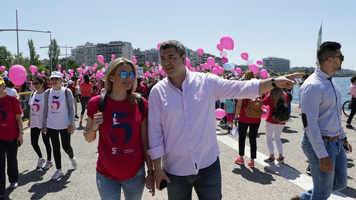 Το ζεύγος Τζιτζικώστα στο «5ο sail for Pink» λίγο πριν γίνουν γονείς