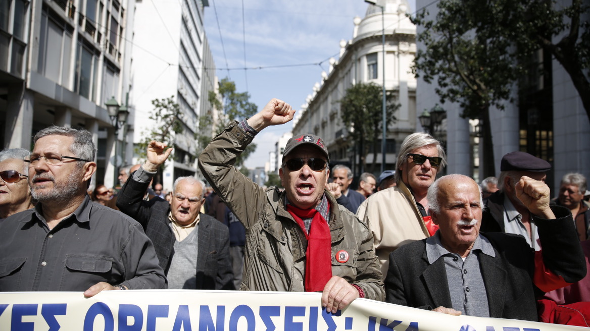 Ρομπόλης: Οι απώλειες για τους συνταξιούχους το 2019 θα φτάσουν το 40%