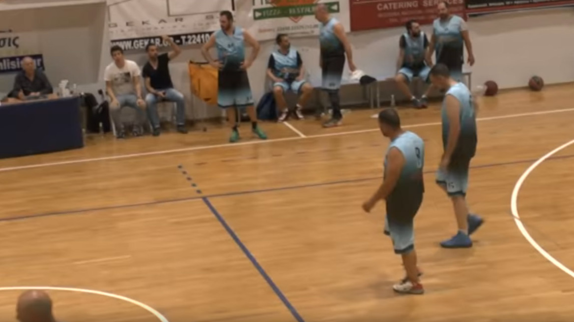 Απίστευτο buzzer beater δια χειρός… διαιτητή! (video) 