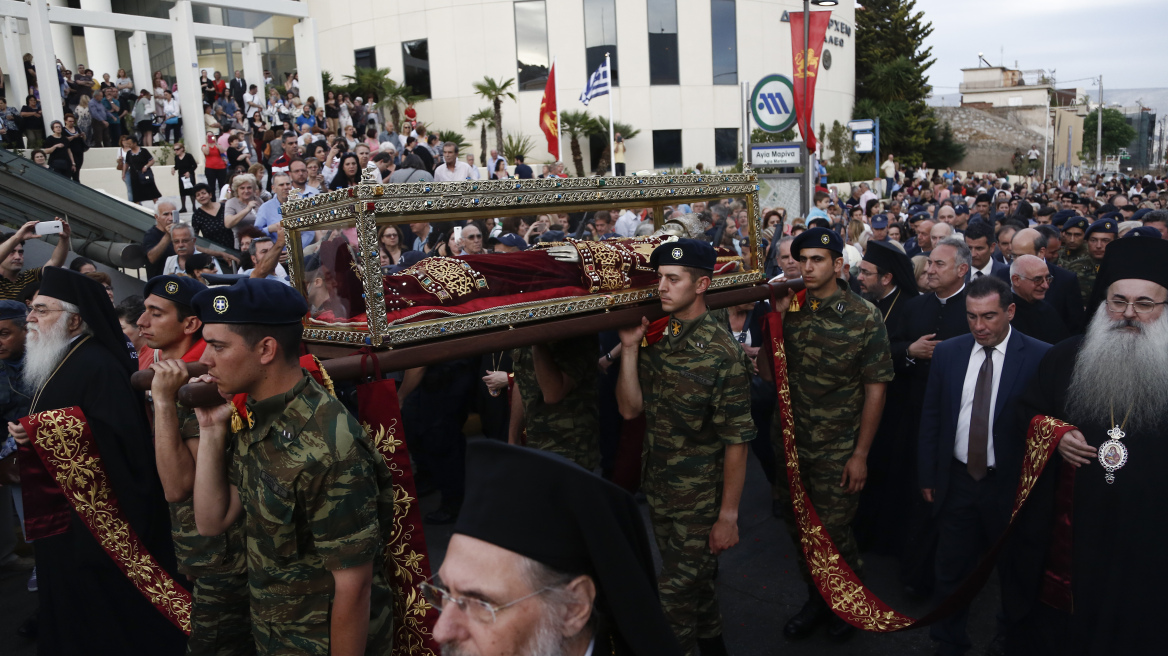 Με λαμπρότητα στην Αθήνα από τη Βενετία τα λείψανα της Αγίας Ελένης