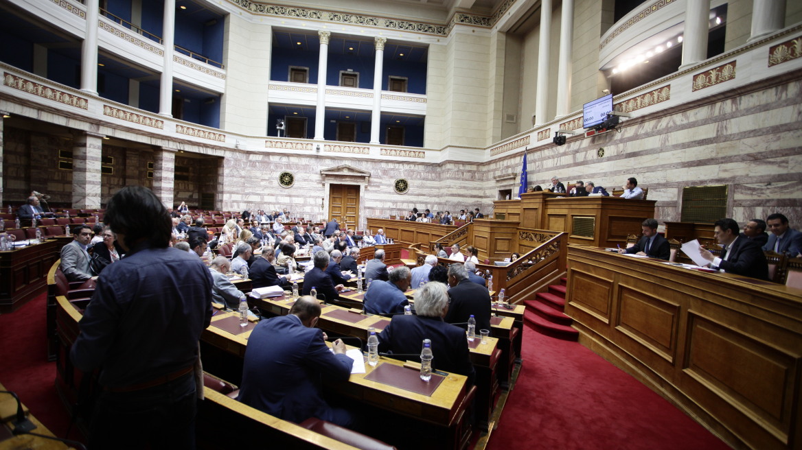 Βουλή Live: Δείτε τη δεύτερη ημέρα συζήτησης του πολυνομοσχεδίου με τα νέα μέτρα