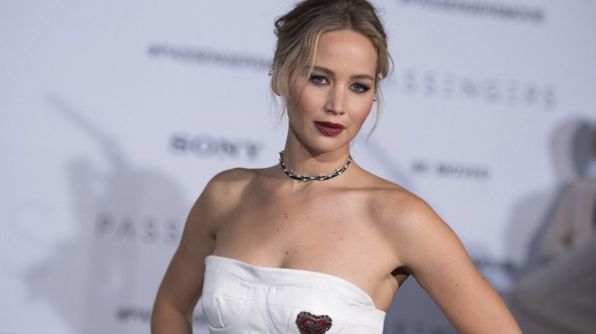 Η Jennifer Lawrence «λιώμα» κάνει pole dancing: «Δεν θα απολογηθώ»