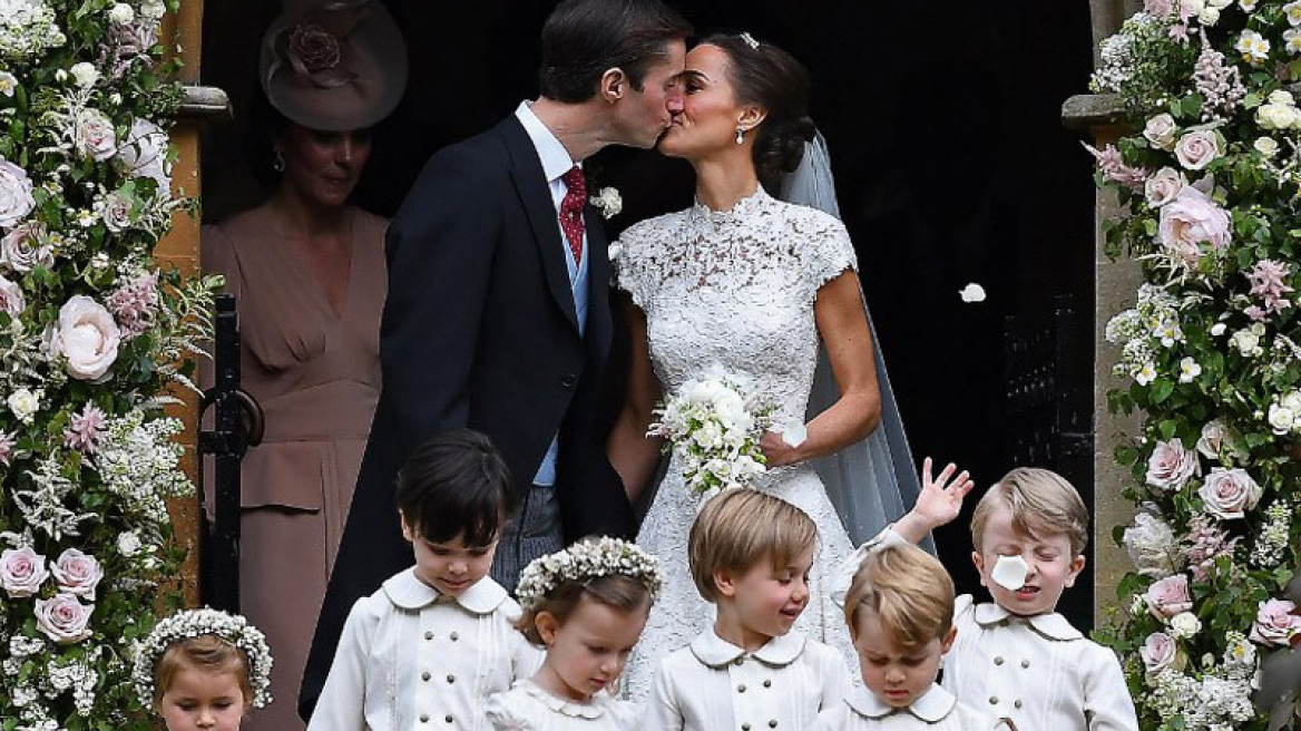 Παντρεύτηκε η Pippa Middleton - Δείτε το πρώτο «επίσημο» φιλί