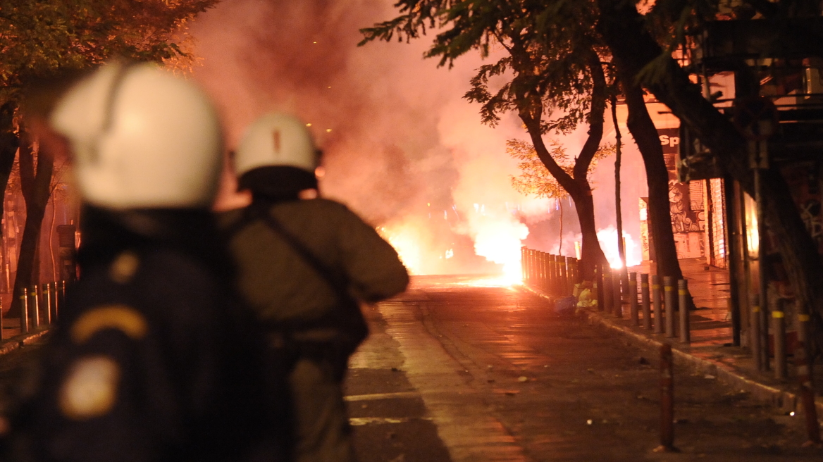 Πρόσκληση των αστυνομικών για ανοιχτή συζήτηση στην πλατεία Εξαρχείων!