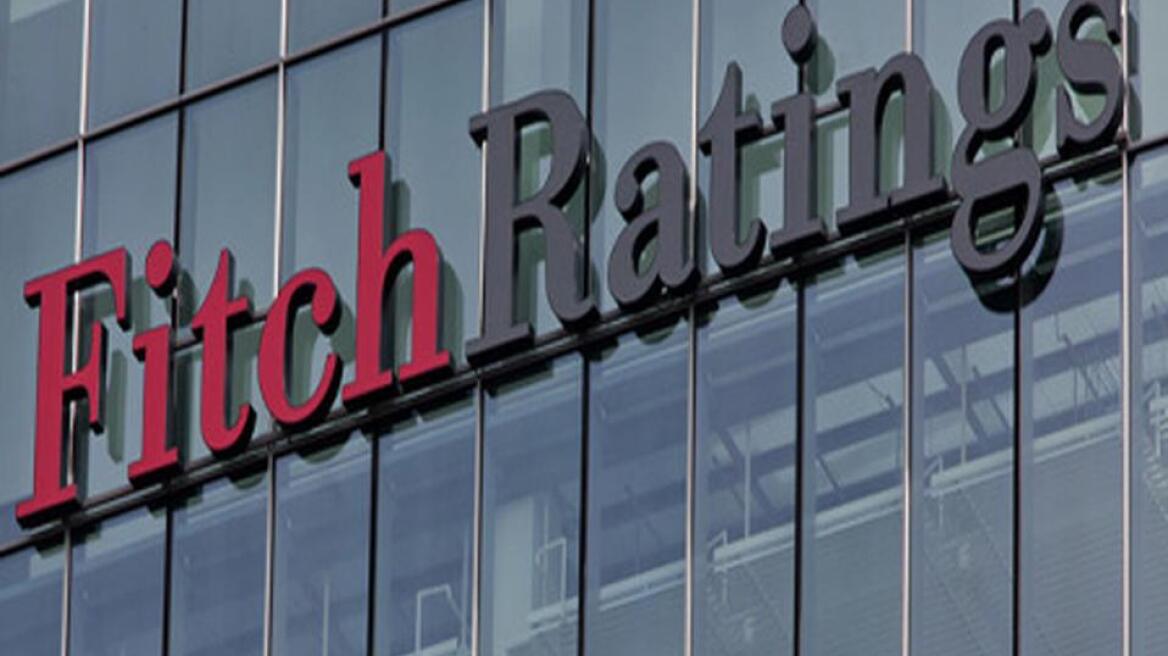 Ο οίκος Fitch αναβάθμισε τις προοπτικές βιωσιμότητας των ελληνικών τραπεζών