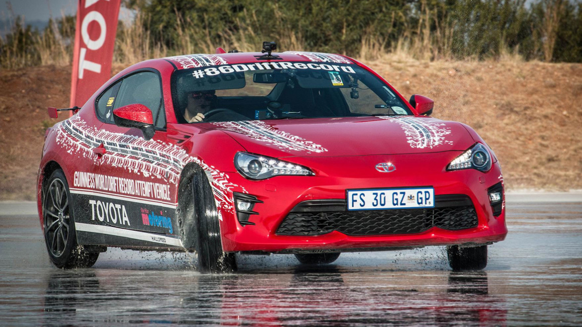 To Toyota GT86 κάνει παγκόσμιο ρεκόρ σε drift