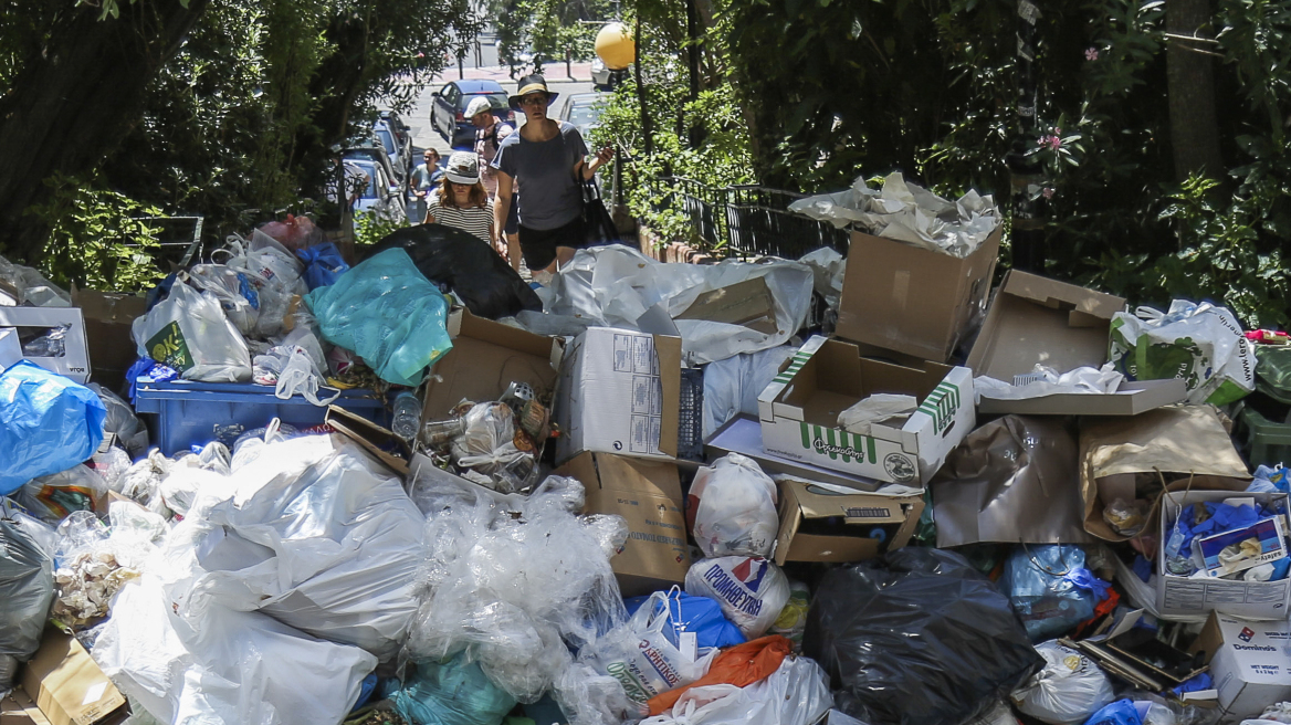 Ο Πατούλης ζητά λύση για τα σκουπίδια: Με τη δημόσια υγεία δεν επιτρέπεται να παίζει κανείς